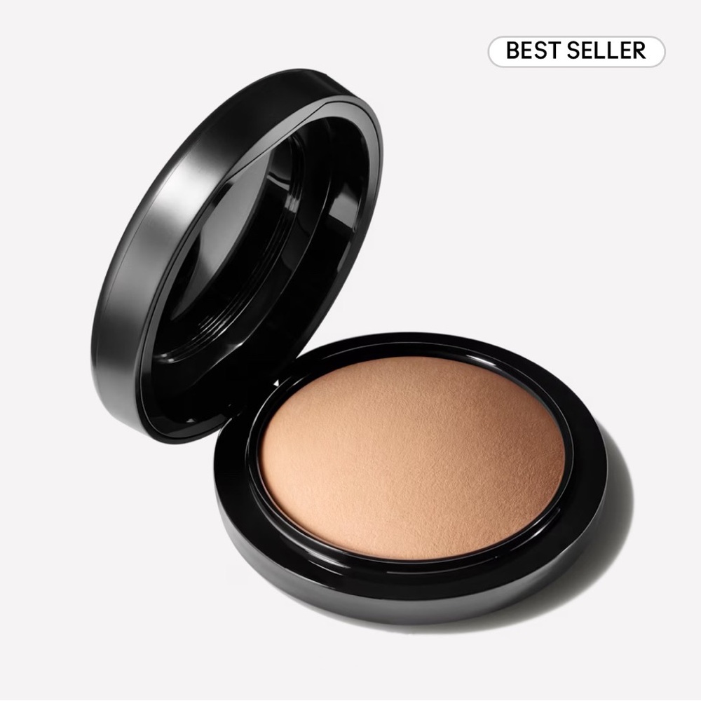 Medium Golden Mac Mineralize SkinFinish Natural Powder Brand New in Box